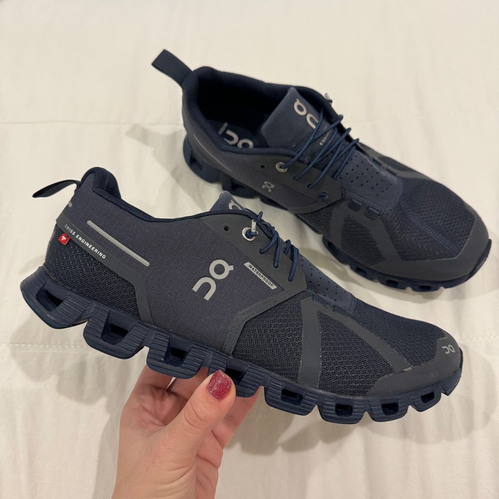 Men’s On Cloud Waterproof Running Sneakers in Navy Blue